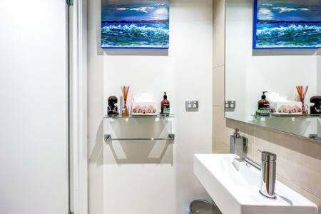 Luxury 4b Docklands Penthouse Water City Views * Melbourne