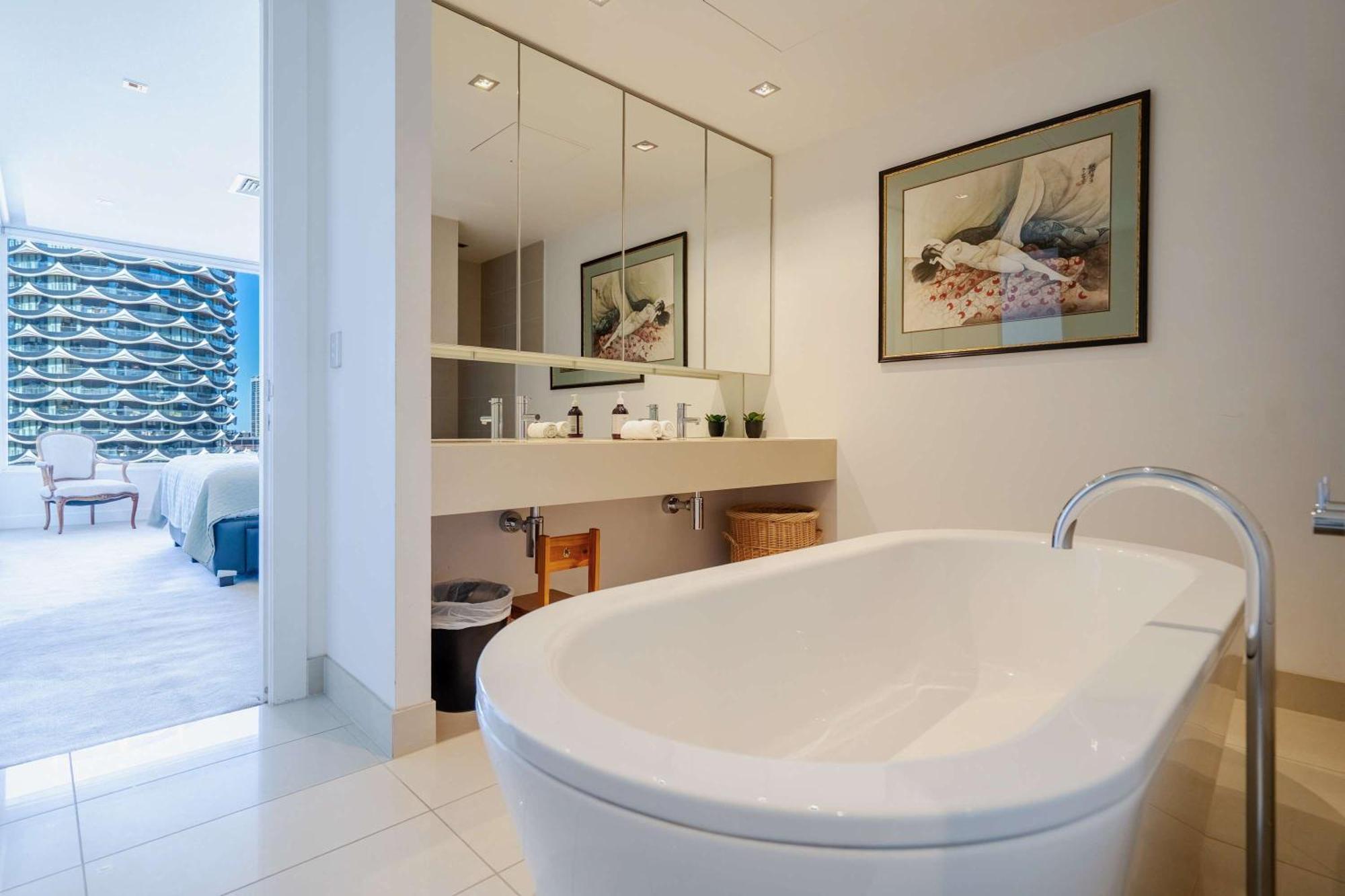 Luxury 4b Docklands Penthouse Water Views *